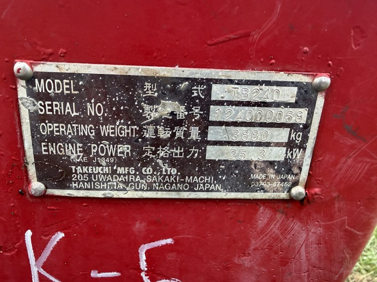 takeuchi-tb240-image-22