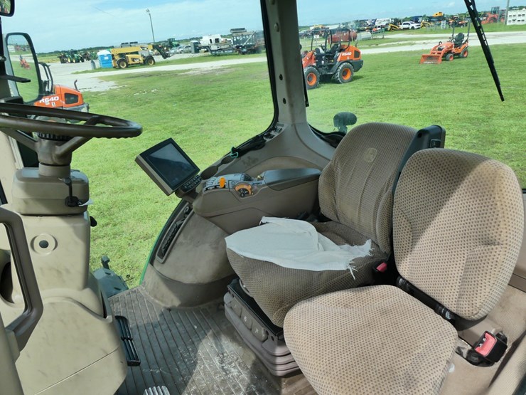 john-deere-8245r-image-12