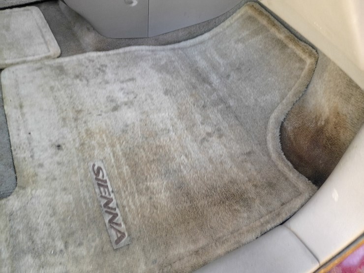 2006-toyota-sienna-image-34