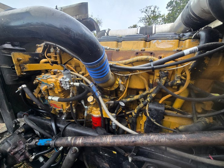 2000-peterbilt-379-image-20