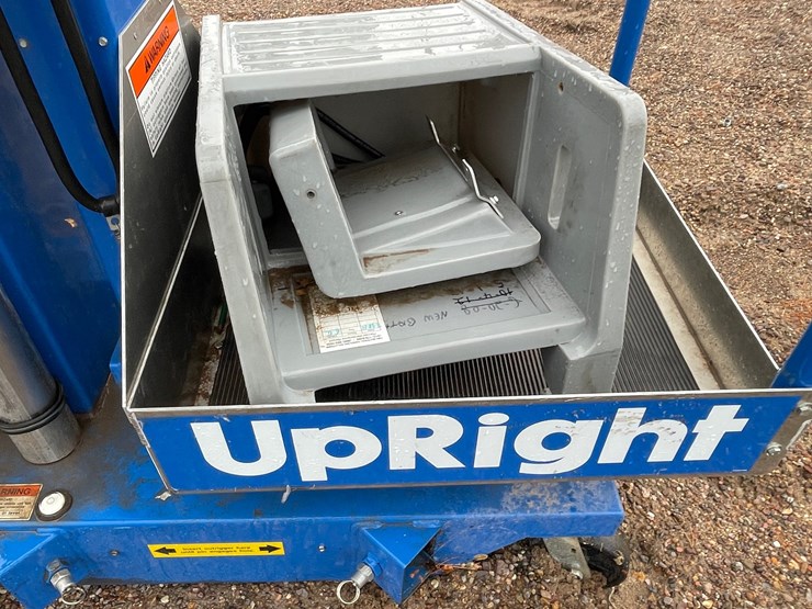 #4647-•-upright-25'-personnel-lift-image-10