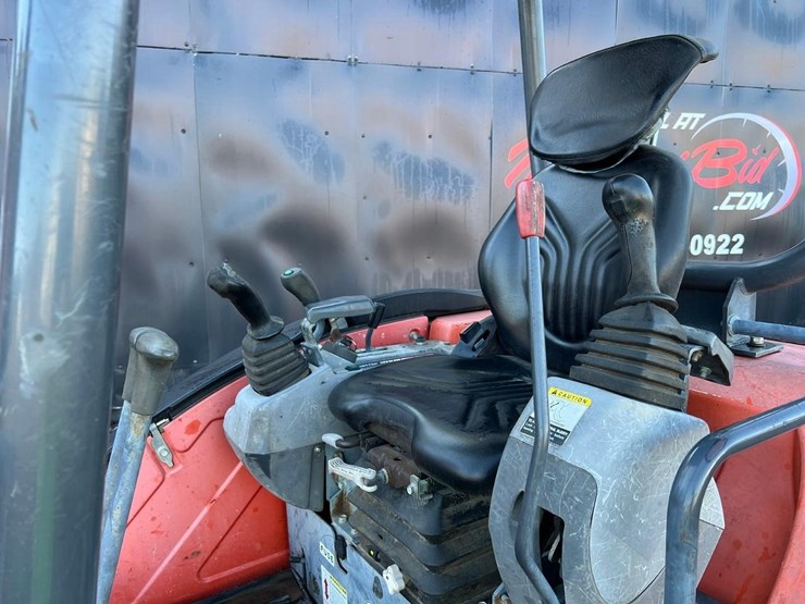 2011-kubota-kx71-3-image-17