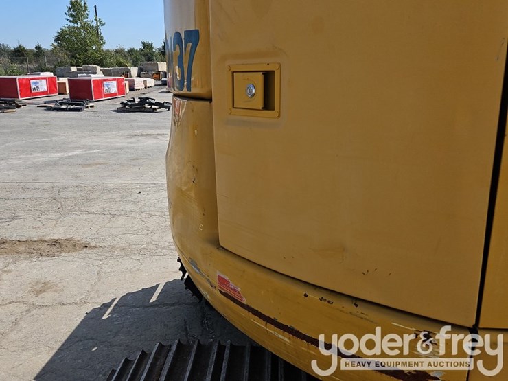 2017-deere-75g-image-21