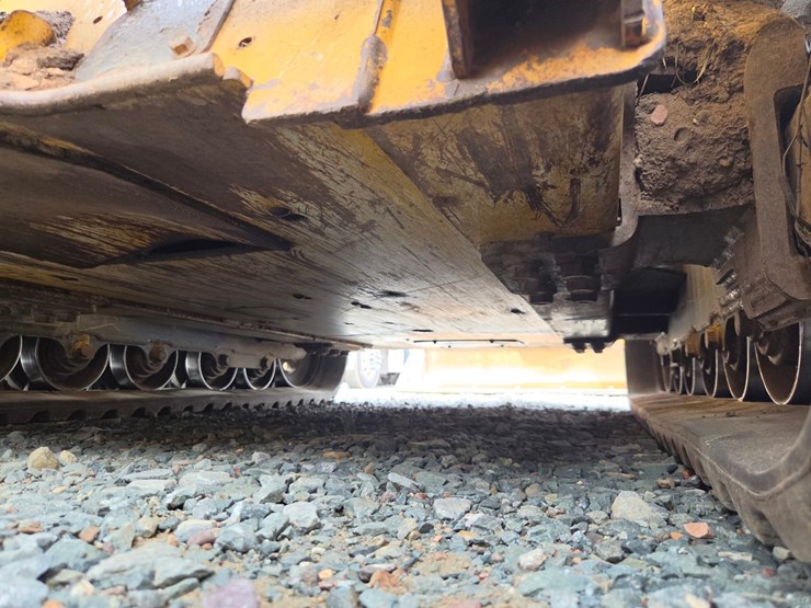 2020-deere-331g-image-34