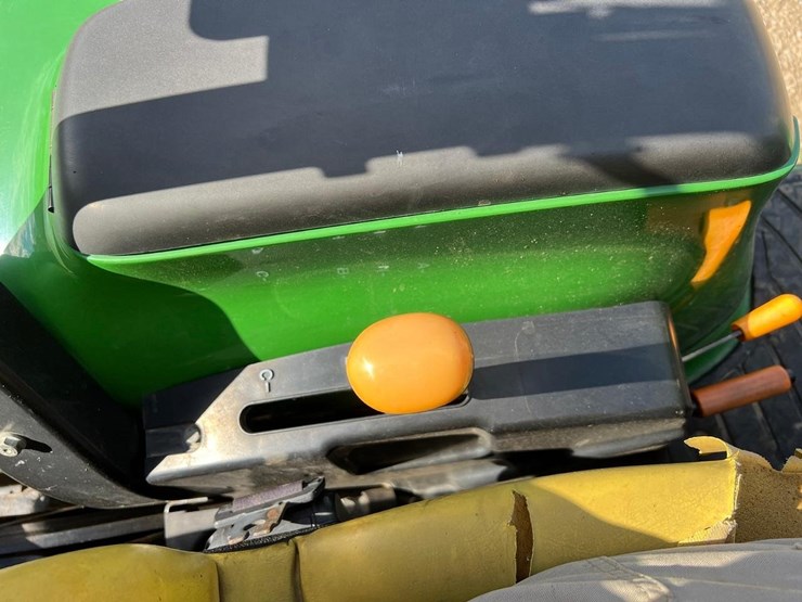 john-deere-3120-image-25