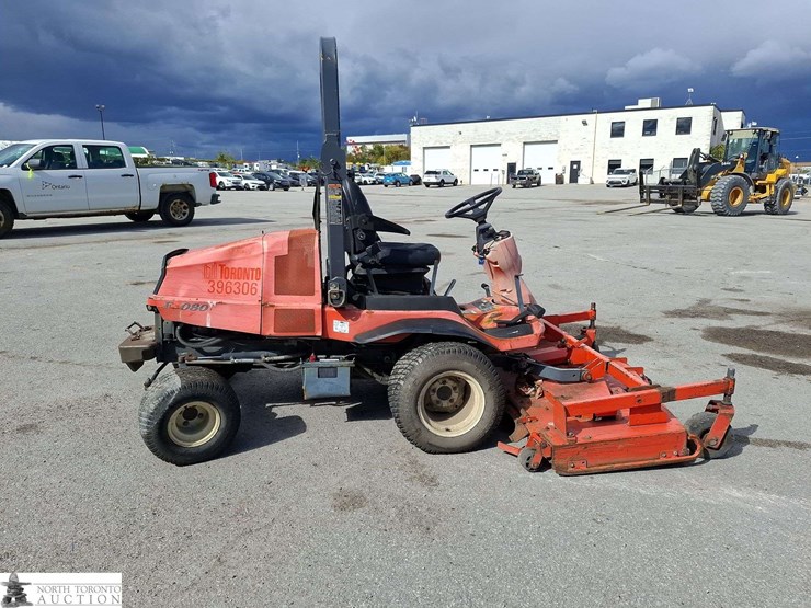 2011-kubota-f3080-image-4