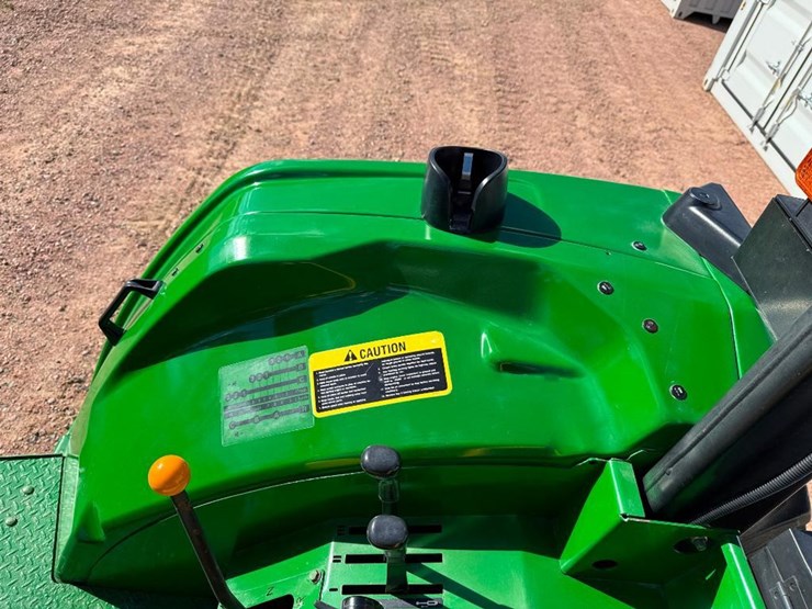 john-deere-6403-image-43