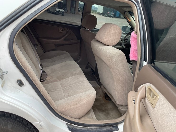 #2768-•-2001-toyota-camry-(title-in-delay)-image-91