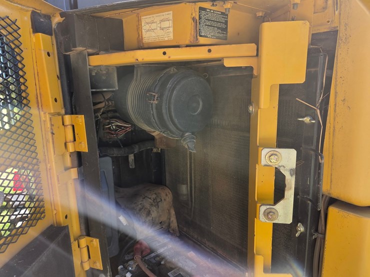 2017-deere-75g-image-24