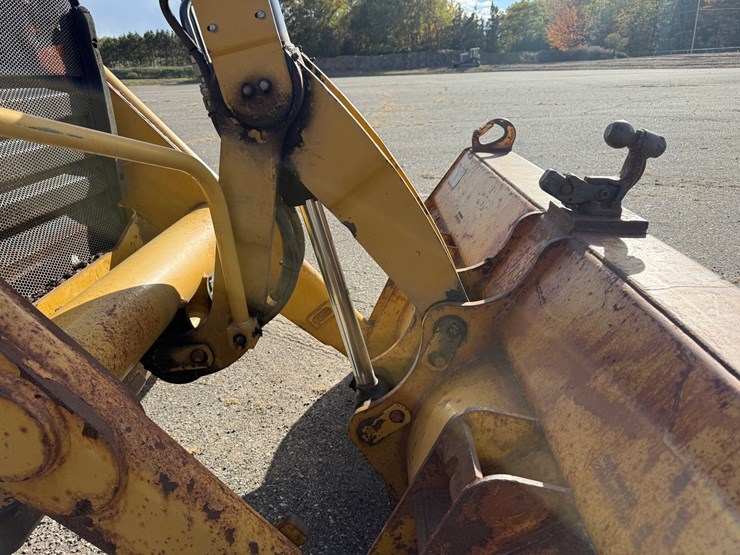 caterpillar-420e-image-17
