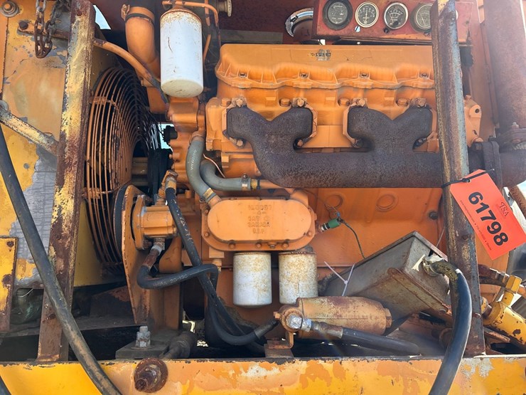 caterpillar-3208-image-17