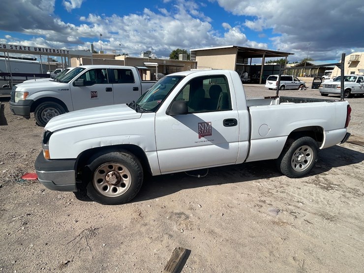 2005-chevrolet-silverado-1500-image-1