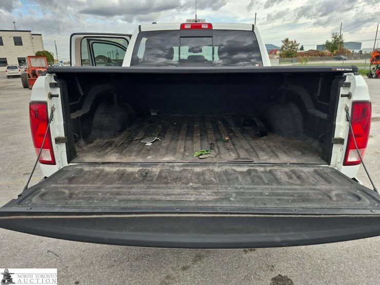 2014-dodge-1500-image-26