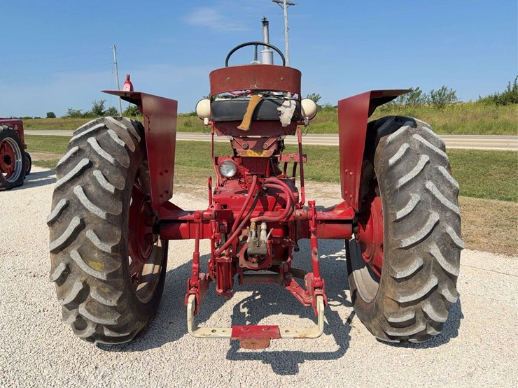 farmall-560-diesel-image-4