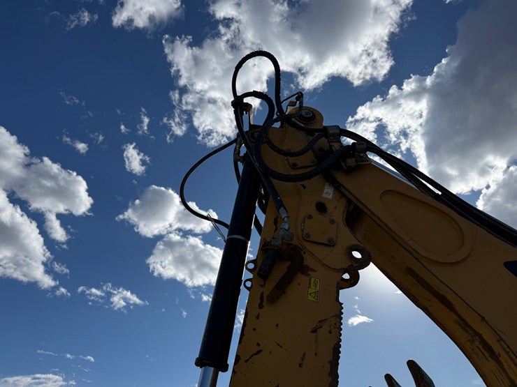 caterpillar-420e-image-60