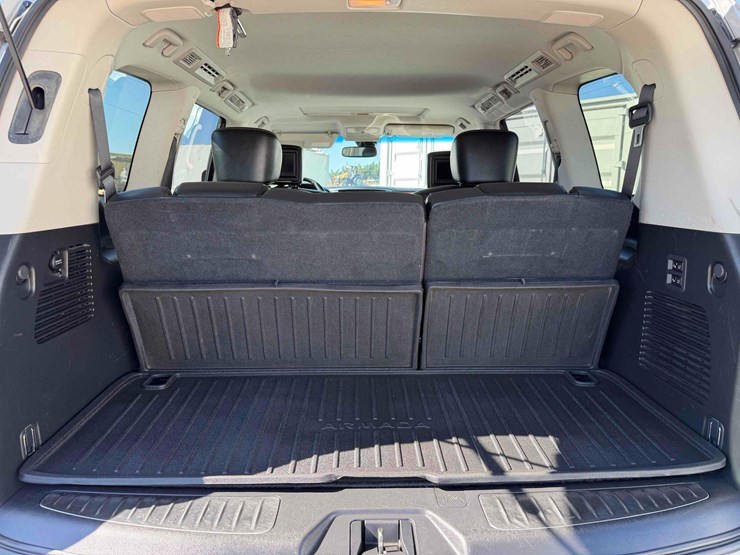 2017-nissan-armada-image-9