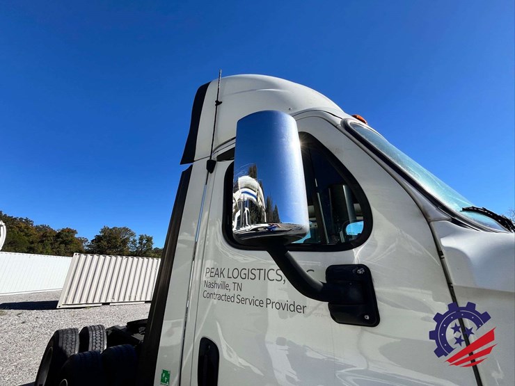 2017-freightliner-cascadia-t/a-truck-tractor-image-45