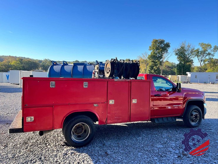 2019-gmc-sierra-3500-image-3