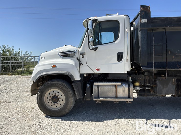 2015-freightliner-114sd-image-10