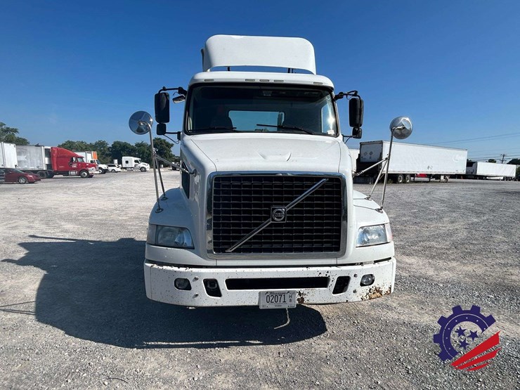 2014-volvo-vnm42t-s/a-truck-tractor-image-10