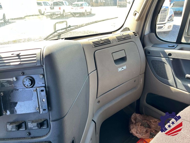2018-freightliner-cascadia-t/a-truck-tractor-image-97