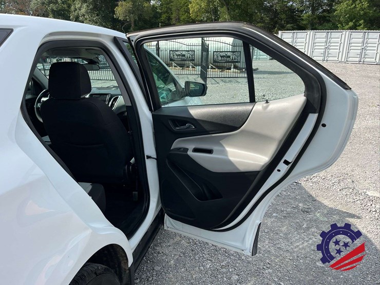 2020-chevrolet-equinox-ls-image-30