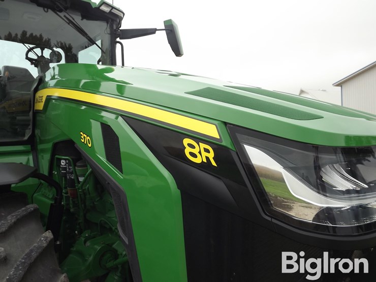 2023-john-deere-8r-370-image-15