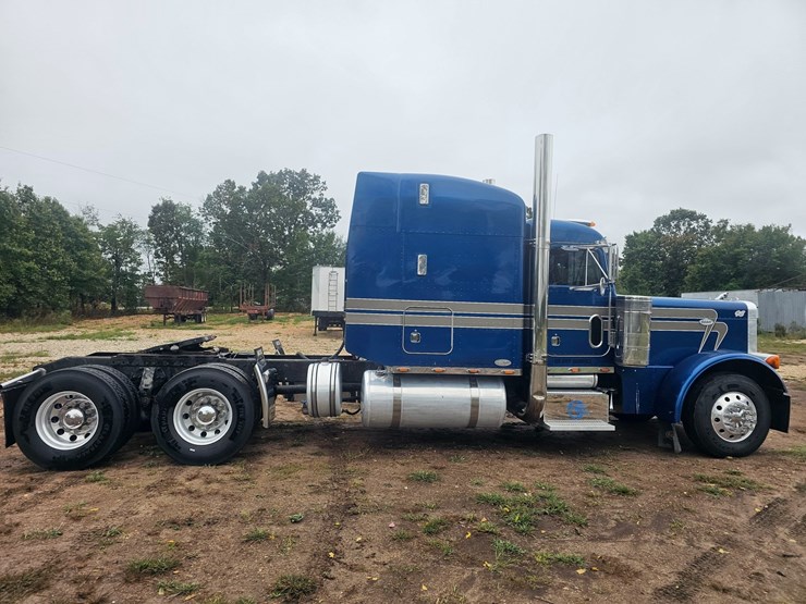 2001-peterbilt-379-image-20