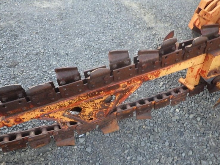 ditch-witch-r30-image-18