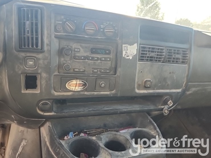 2005-chevrolet-3500-image-17