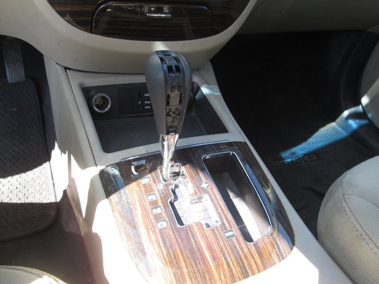 2012-hyundai-santa-fe-image-29