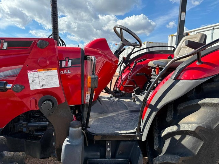 case-ih-farmall-80-image-16