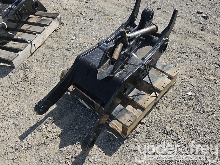 deere-135g-image-1