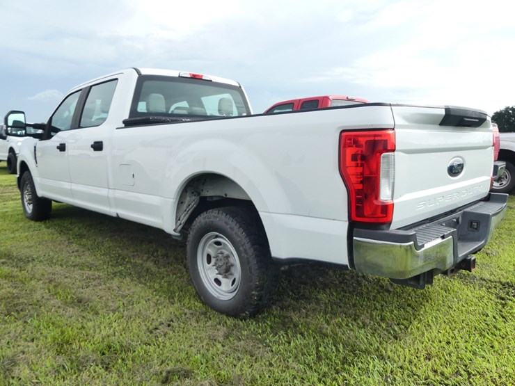 2017-ford-f250-xl-image-4