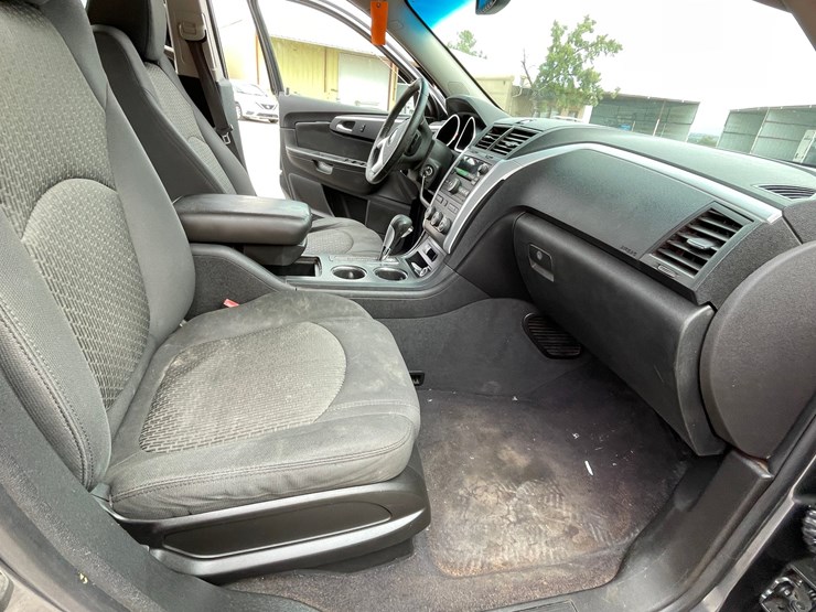 2010-chevrolet-traverse-image-92