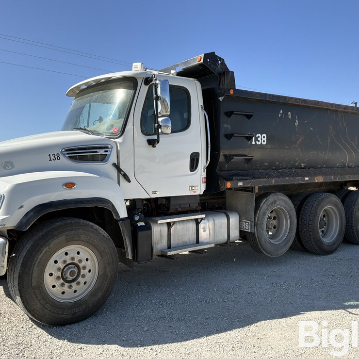 2013 FREIGHTLINER 114SD
