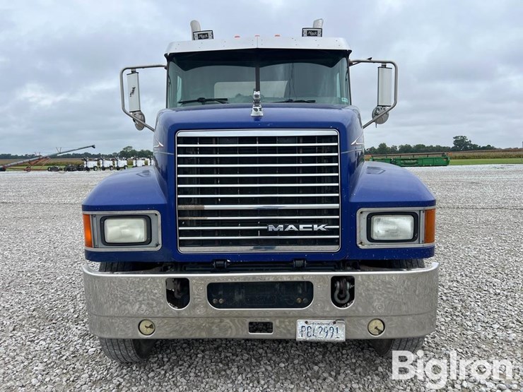 2013-mack-pinnacle-chu613-image-2