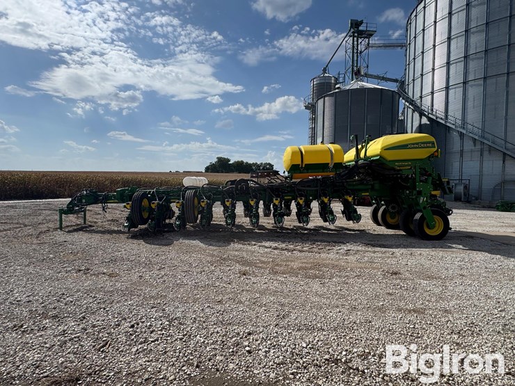 2018-john-deere-1775nt-image-8