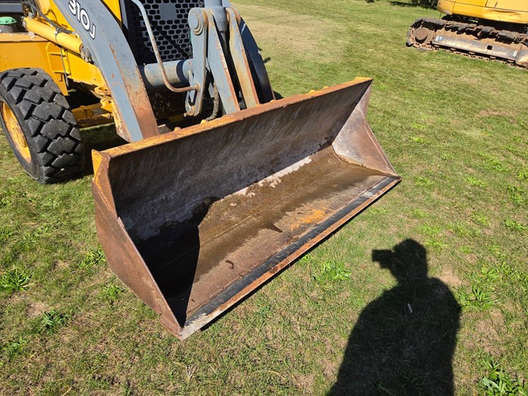 2010-deere-310j-image-9