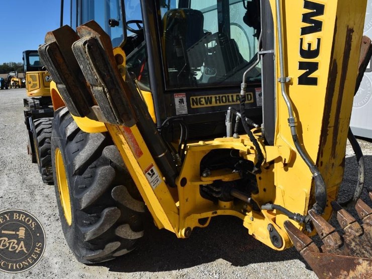 2013-new-holland-b110c-image-36