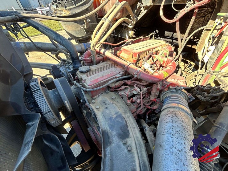2019-freightliner-114sd-image-133