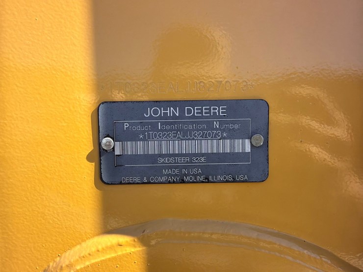 2018-deere-323e-image-63