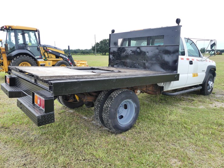 2002-chevrolet-3500-image-3