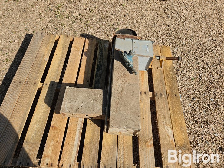 propane-livestock-tank-heater-image-2