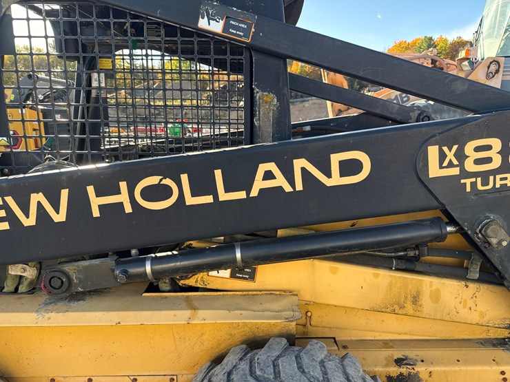 new-holland-lx885-image-18