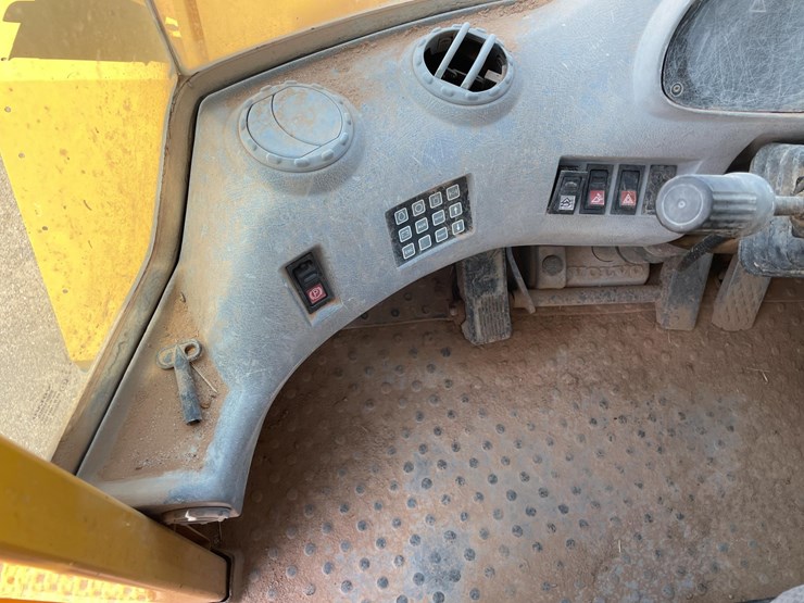 2001-volvo-l90d-image-55