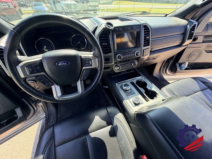 2021-ford-expedition-xlt-image-27