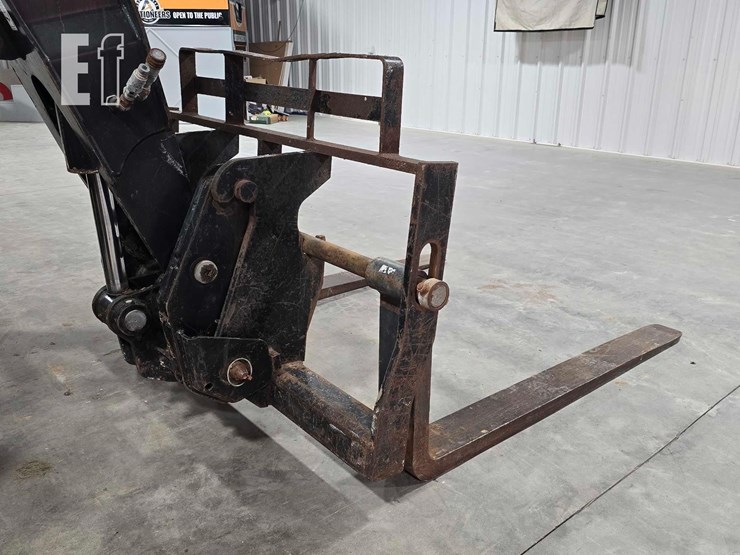 2018-caterpillar-tl642d-image-11