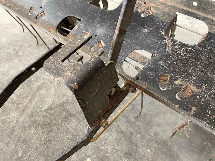 #3003-•-brinly-hardy-company-yard-dethatcher-image-13