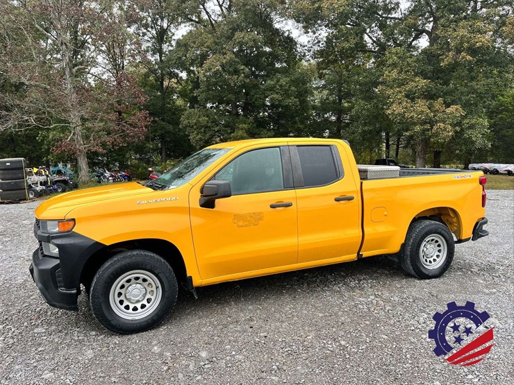 2019-chevrolet-silverado-4wd-pickup-truck-image-1